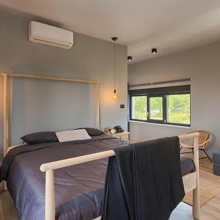 Median Nyaraló Póla