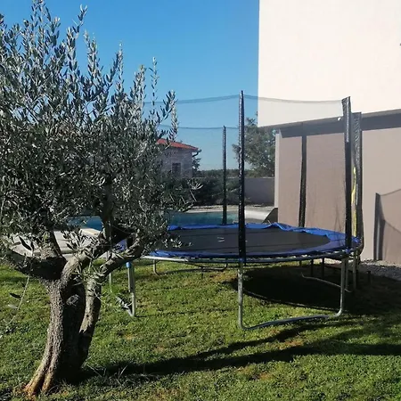 Nyaraló Median Póla