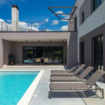 Median Holiday home Pula