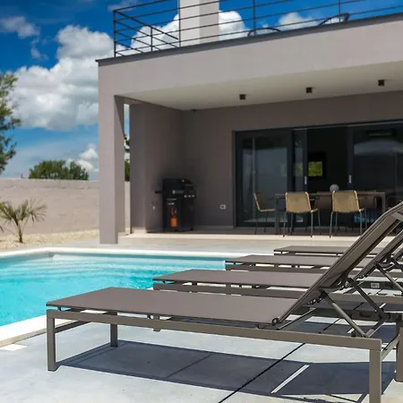 Median Holiday home Pula