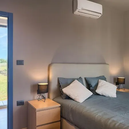 Holiday home Median *