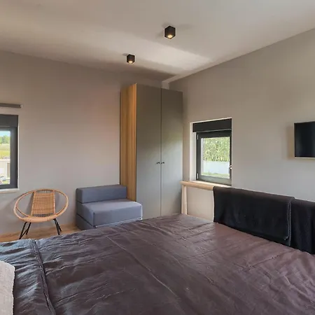 Median Semesterbostad Pula